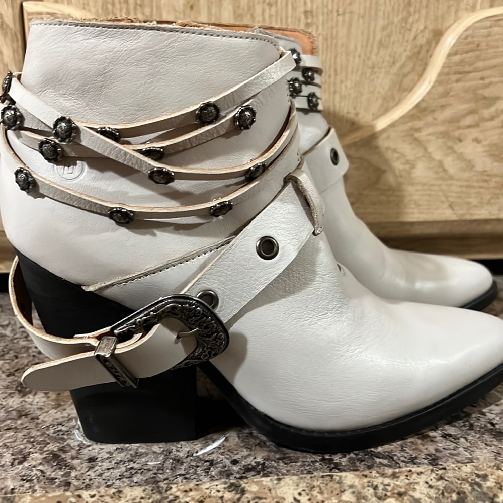 Dingo western ankle booties